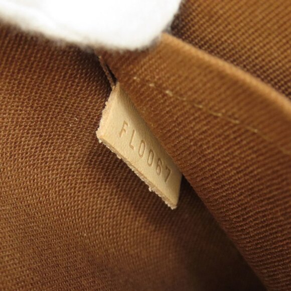 LOUIS VUITTON Brown Monogram Tote Bag - Picture 7 of 11